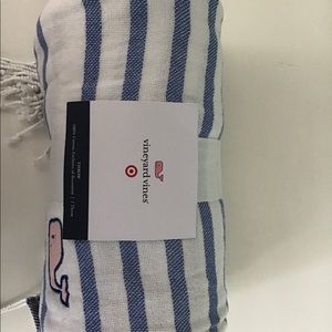Target vineyard vines throw blue pink